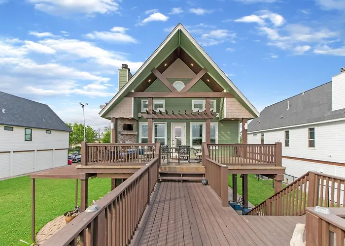 Luxury Waterfront Home Family And Pet Friendly Near Surfside Beach 11 Mins