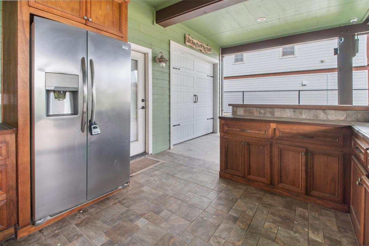 Luxury Waterfront Family And Pet Friendly Near Surfside 11 Mins Villa Freeport