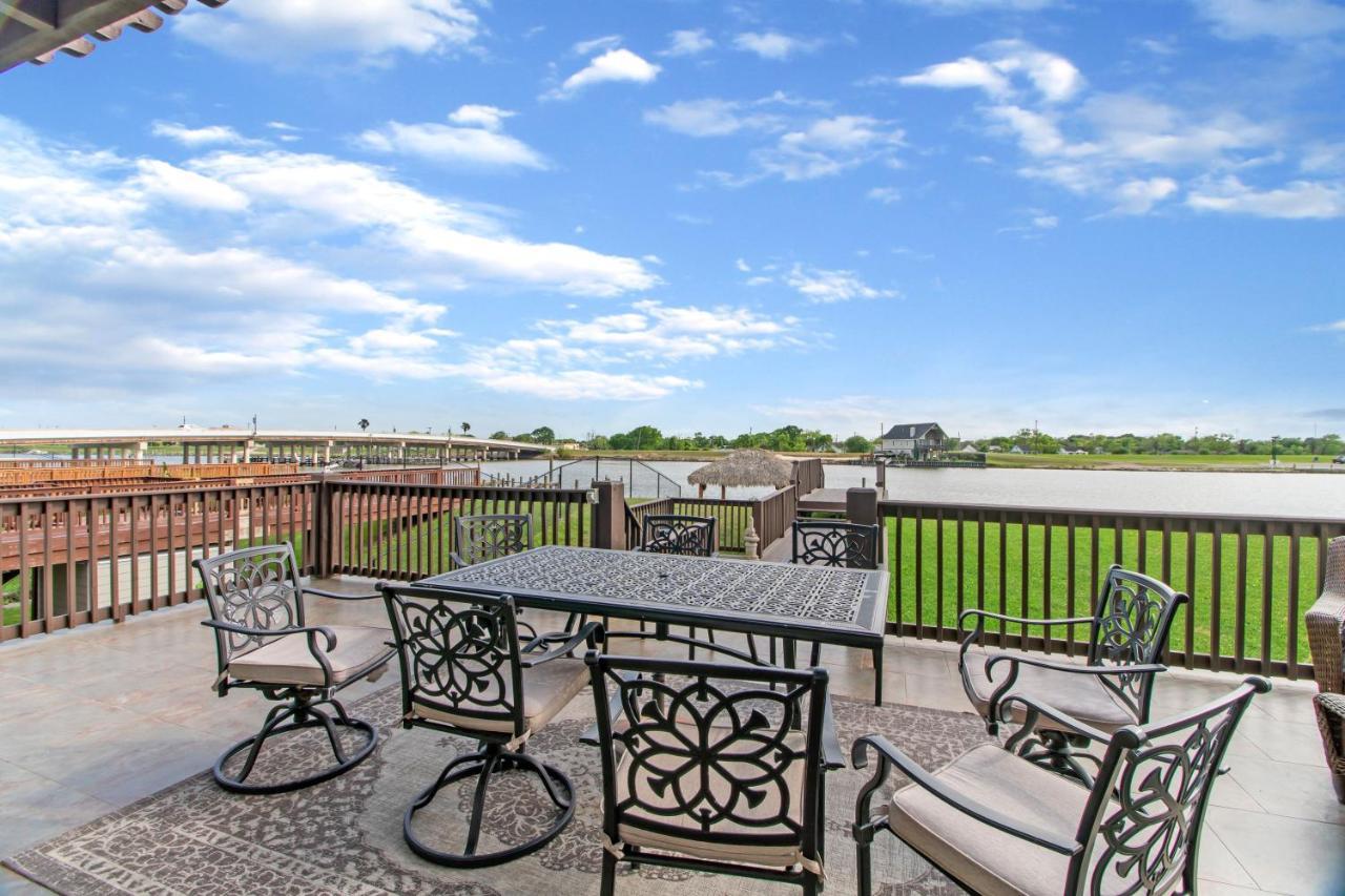 Villa Luxury Waterfront Family And Pet Friendly Near Surfside 11 Mins Freeport