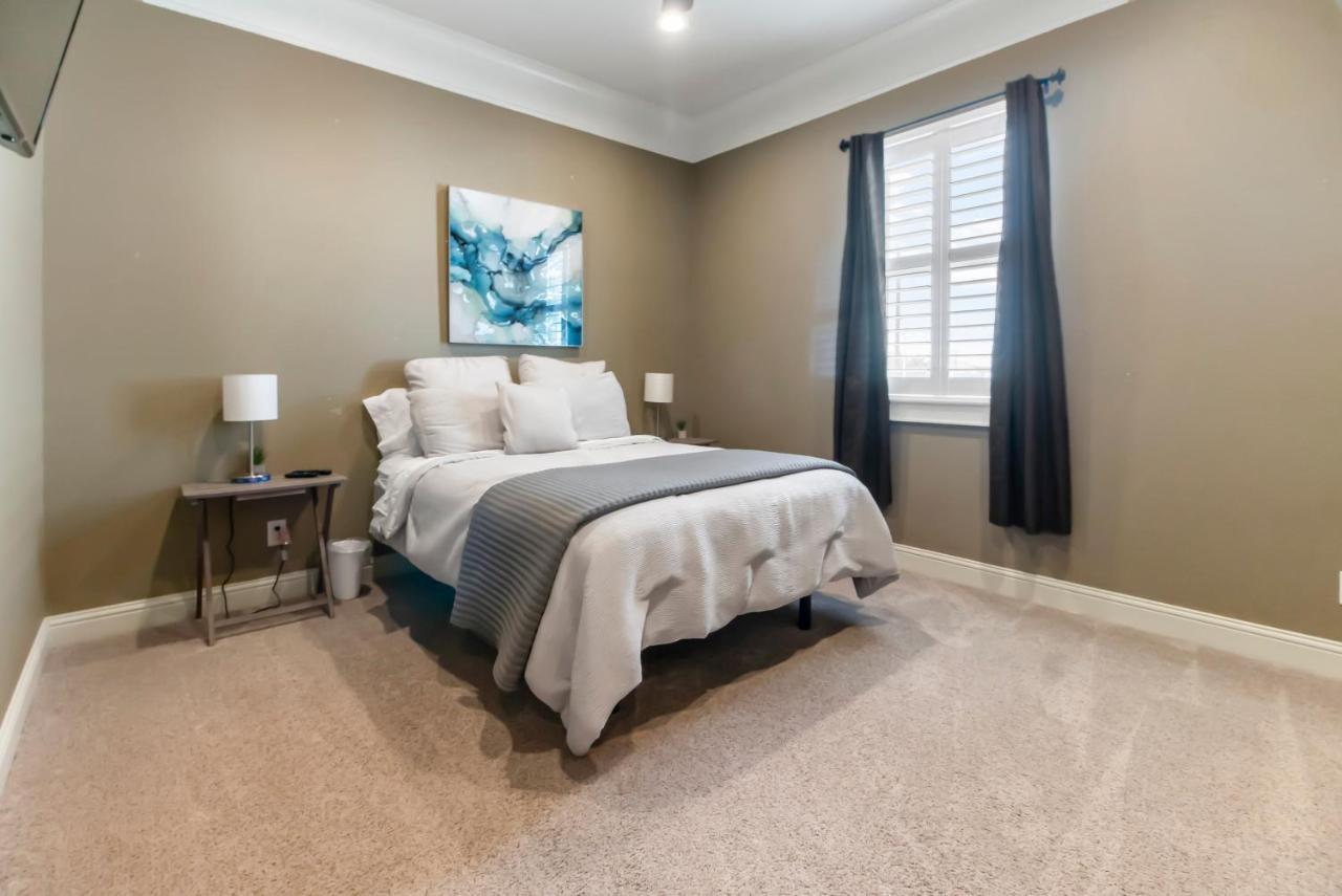 Luxury Waterfront Family And Pet Friendly Near Surfside 11 Mins Villa
