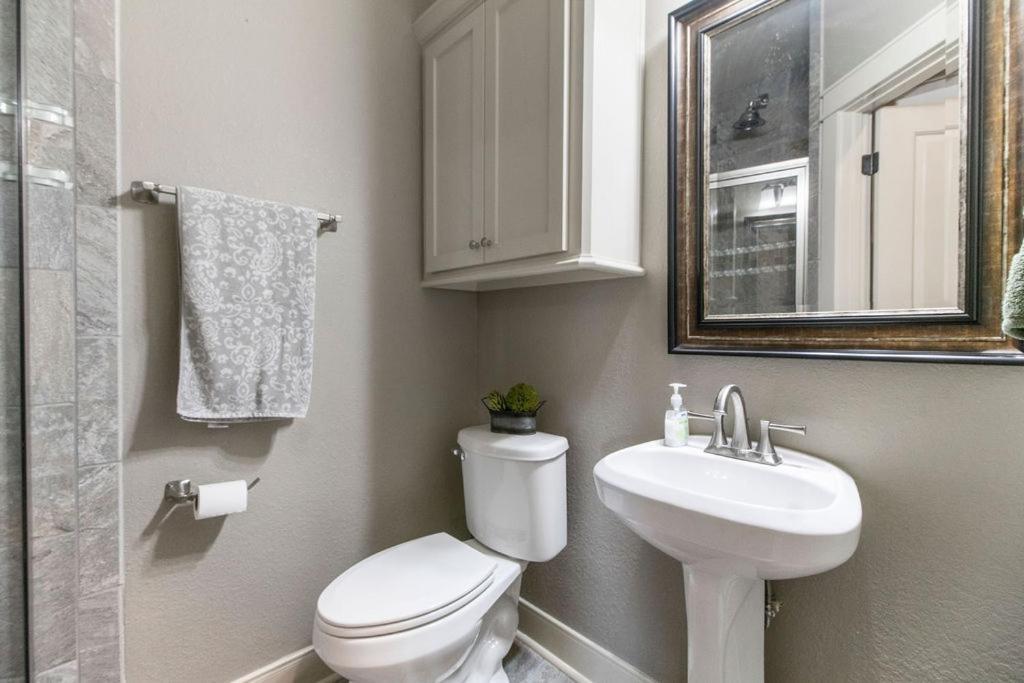 Villa Luxury Waterfront Family And Pet Friendly Near Surfside 11 Mins