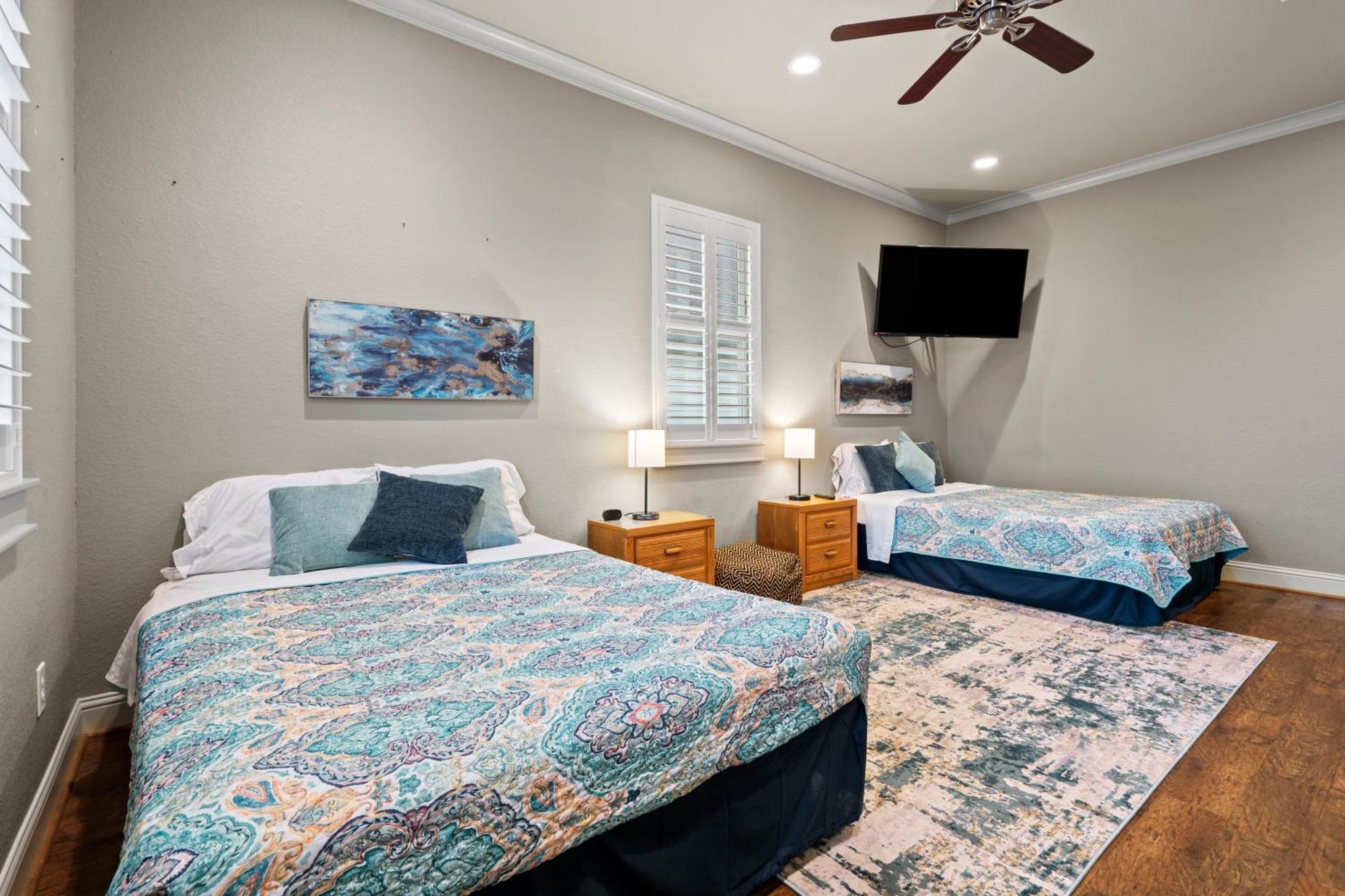 Luxury Waterfront Family And Pet Friendly Near Surfside 11 Mins Villa *