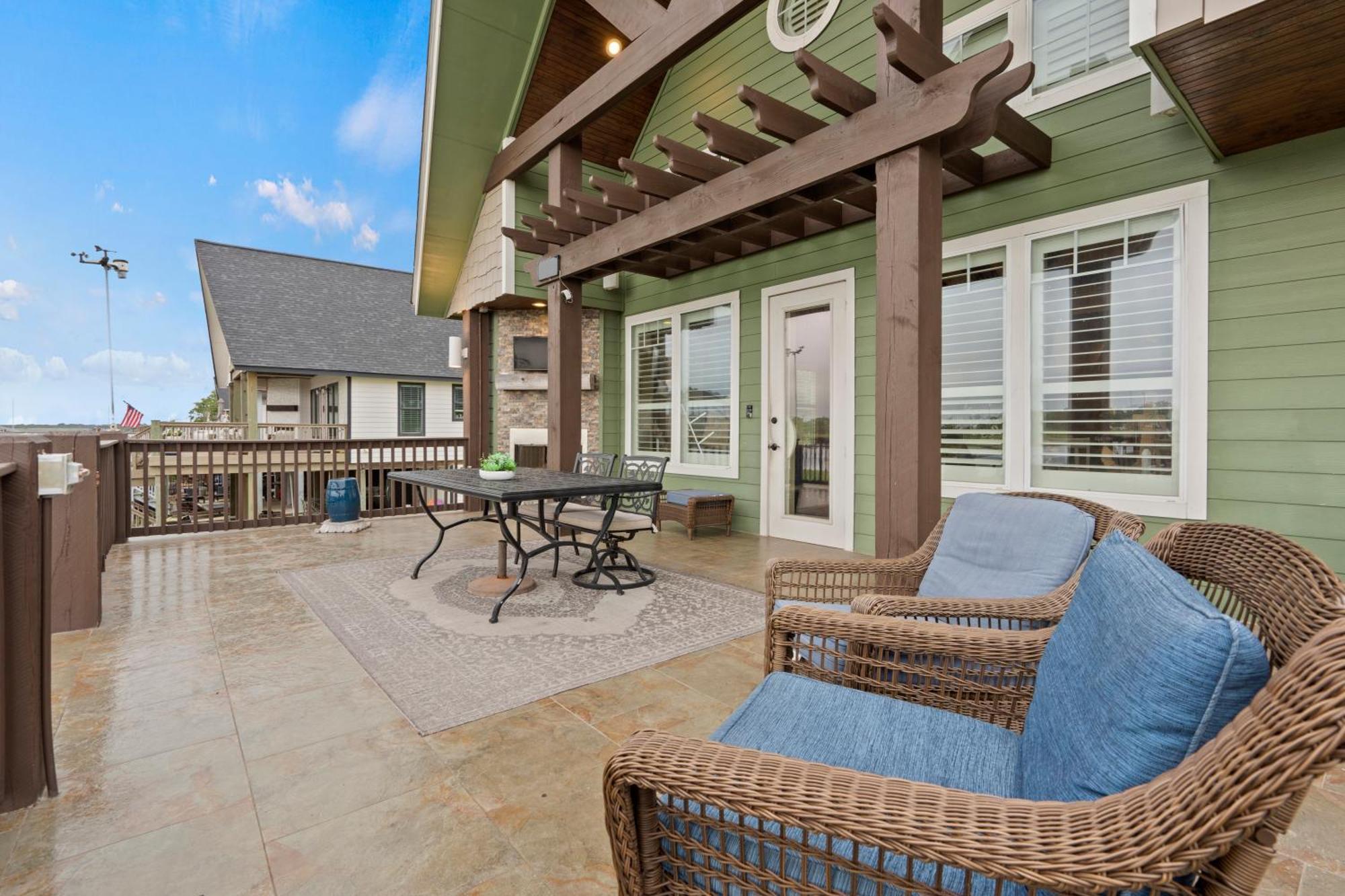 Luxury Waterfront Family And Pet Friendly Near Surfside 11 Mins Villa Freeport