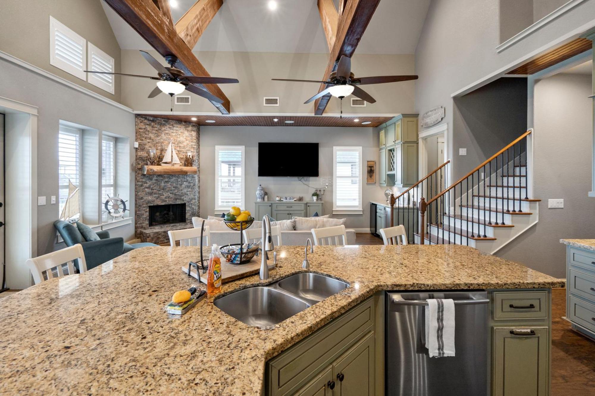 Luxury Waterfront Family And Pet Friendly Near Surfside 11 Mins Freeport