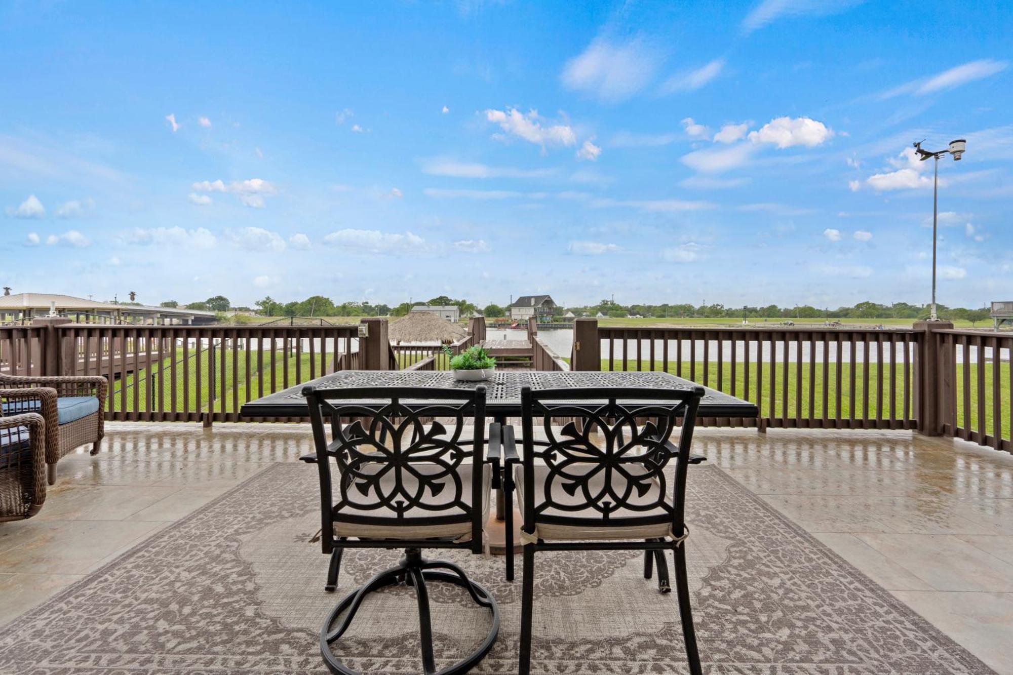 Luxury Waterfront Family And Pet Friendly Near Surfside 11 Mins * Freeport